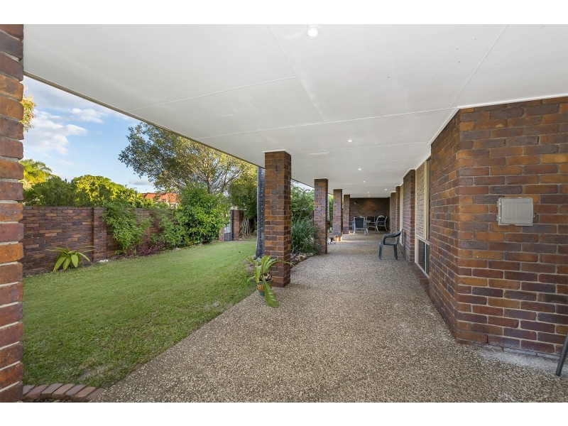 1 Sittella Crescent, Burleigh Waters QLD 4220