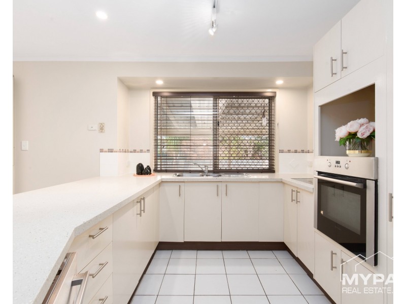 26 Gingko Crescent, Regents Park QLD 4118