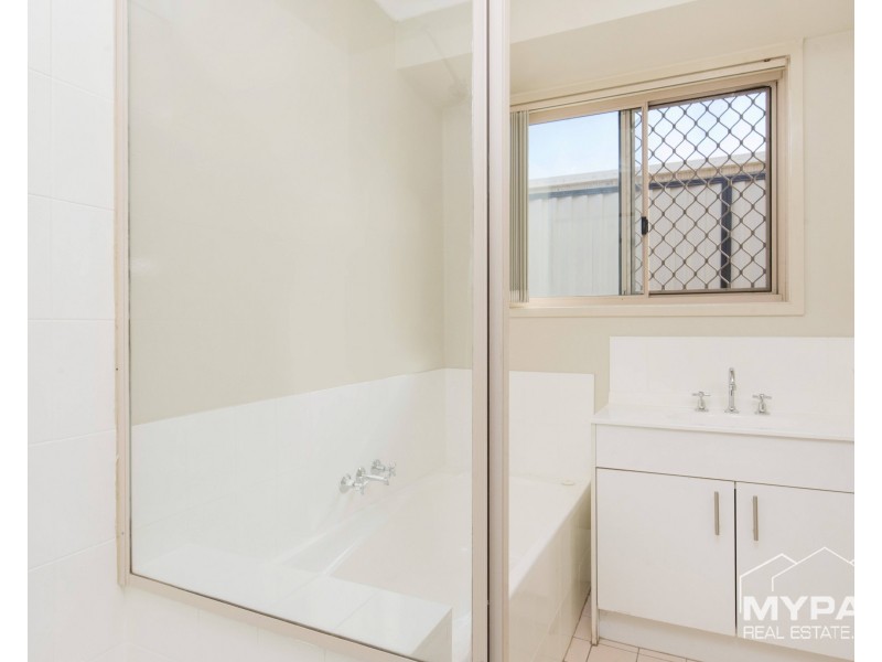 26 Gingko Crescent, Regents Park QLD 4118