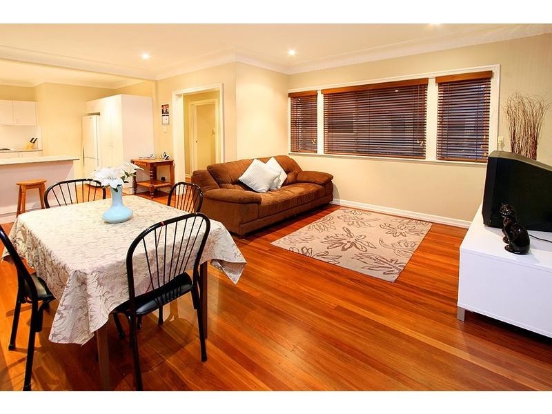 10 Embie Street, Holland Park West QLD 4121