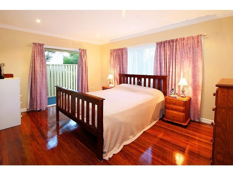 10 Embie Street, Holland Park West QLD 4121