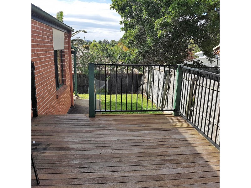 2/51 Kumbari Avenue, Southport QLD 4215