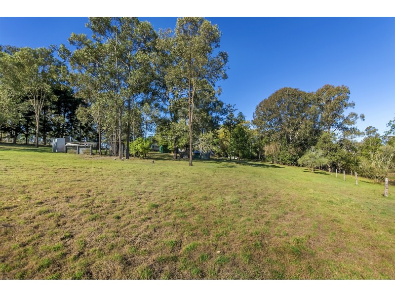 180-182 Sharon Drive, North Maclean QLD 4280