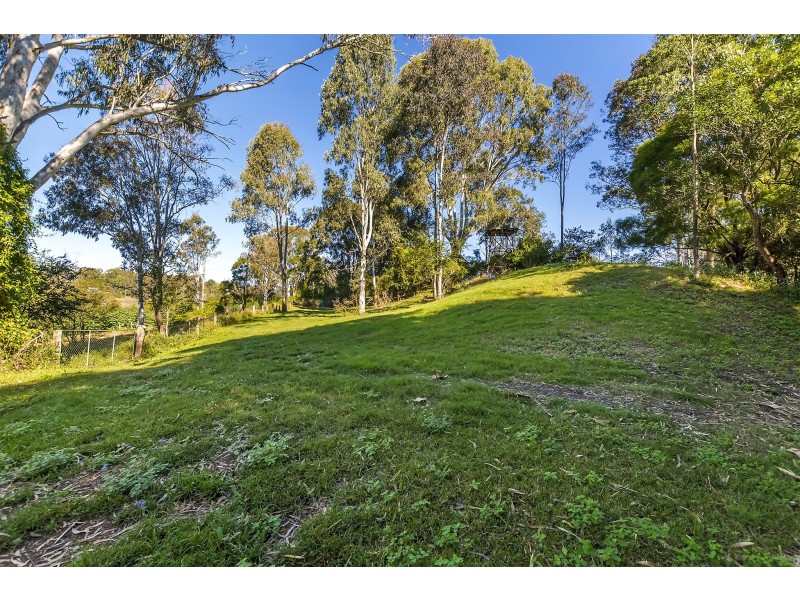 180-182 Sharon Drive, North Maclean QLD 4280