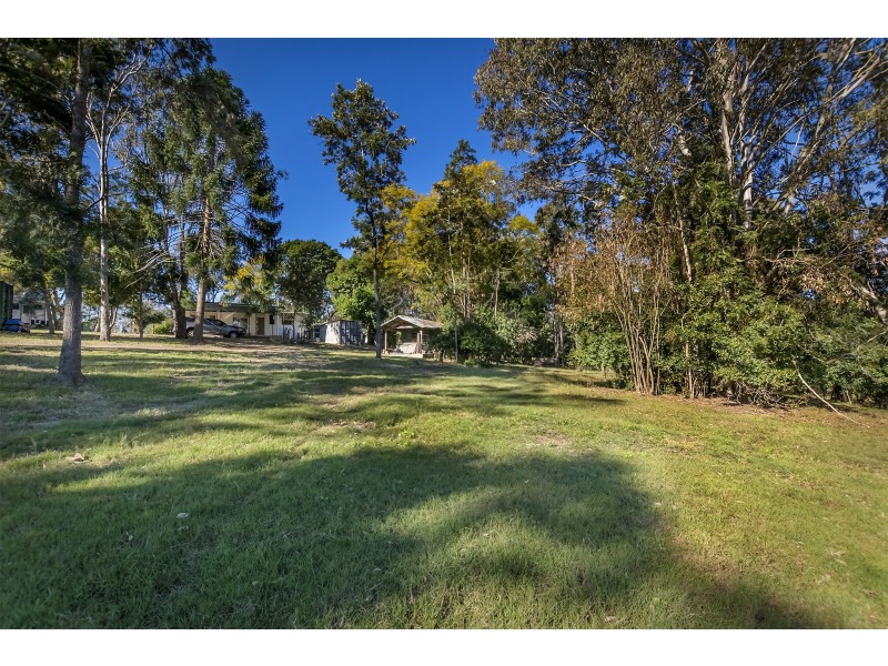 180-182 Sharon Drive, North Maclean QLD 4280