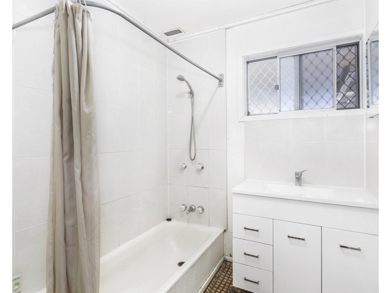 42 Hunter Street, Woodridge QLD 4114