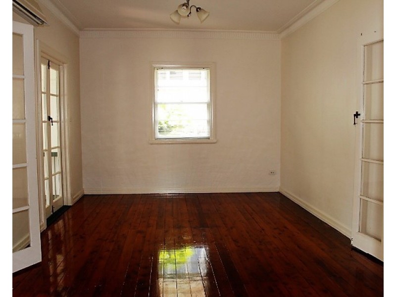 19 Greenmount Avenue, Holland Park QLD 4121