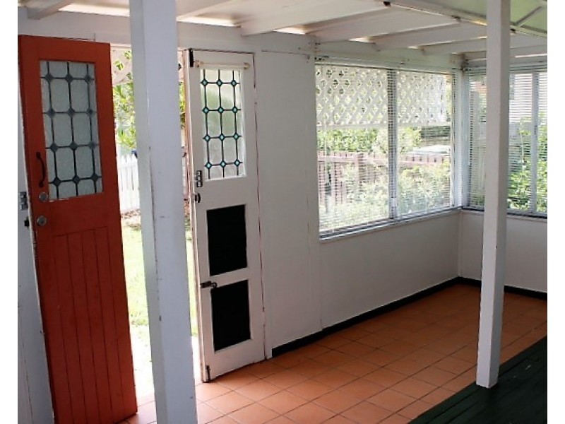 19 Greenmount Avenue, Holland Park QLD 4121