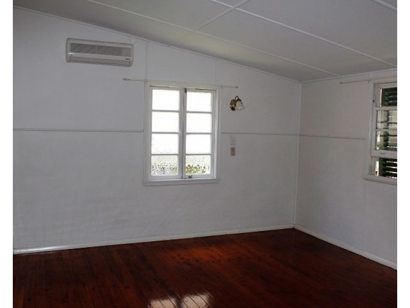 19 Greenmount Avenue, Holland Park QLD 4121