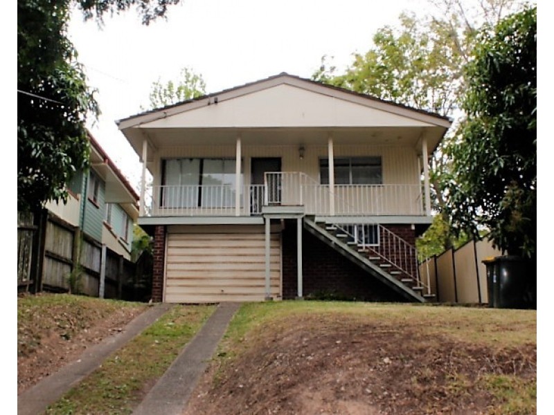 3 Flynn Street, Holland Park West QLD 4121