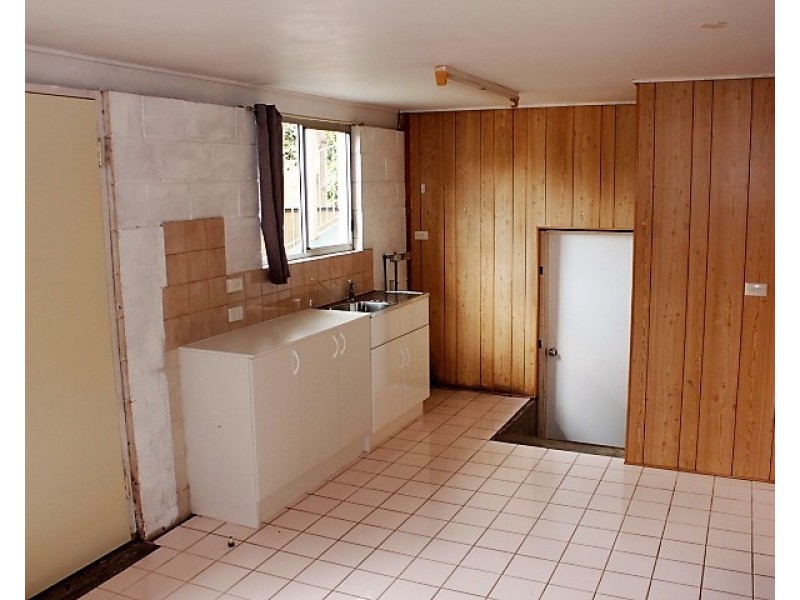 3 Flynn Street, Holland Park West QLD 4121