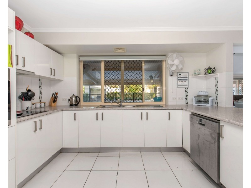 7-11 Eildon Close, Munruben QLD 4125