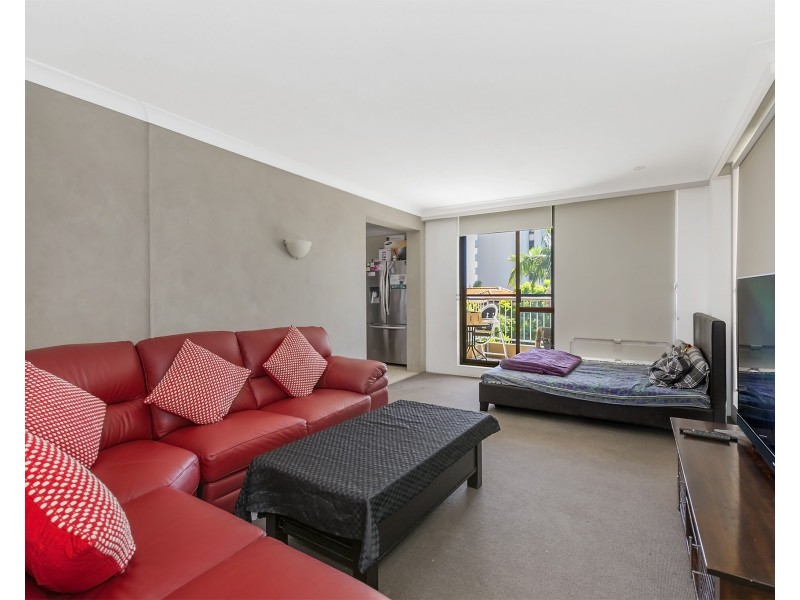 201/3 Oak Avenue, Surfers Paradise QLD 4217