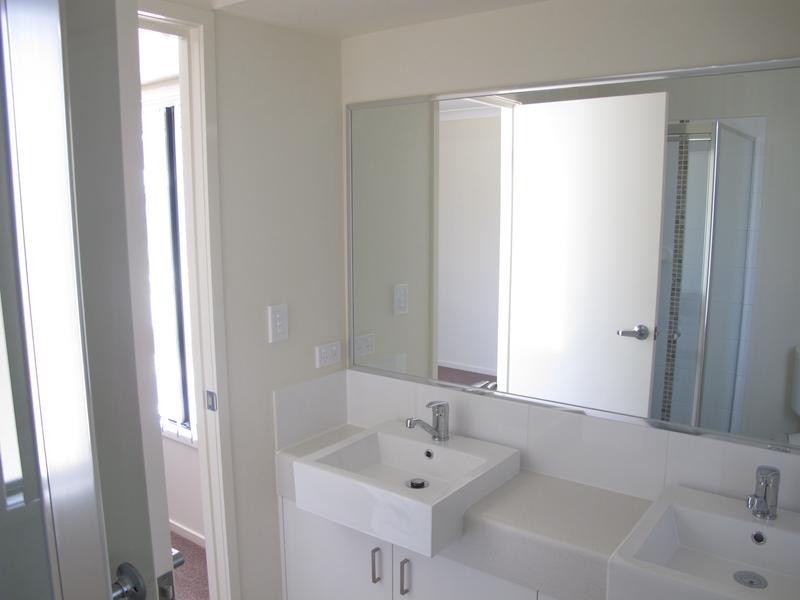 68-B Lisa Cres, Coomera QLD 4209