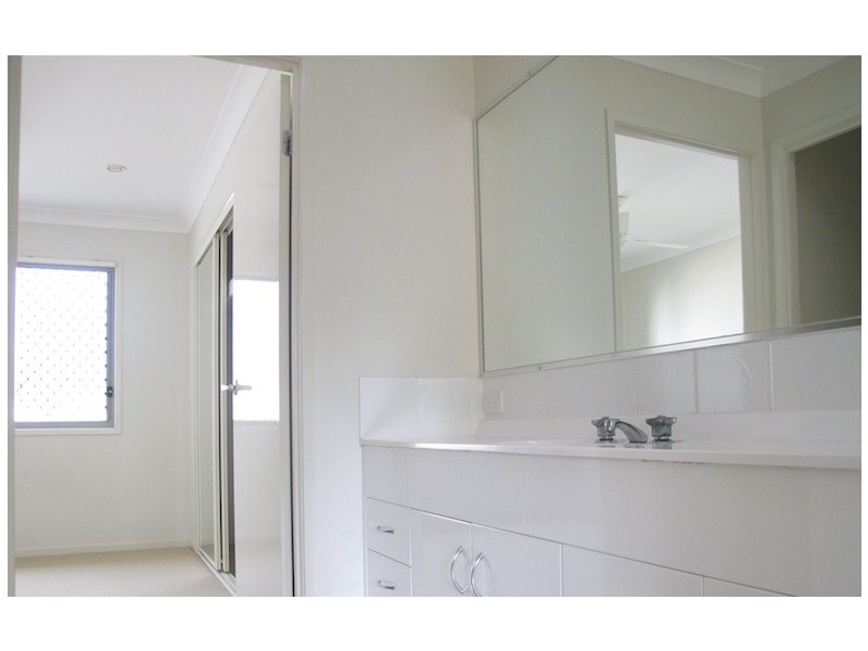 52 Elmwood Circuit, Springfield Lakes QLD 4300