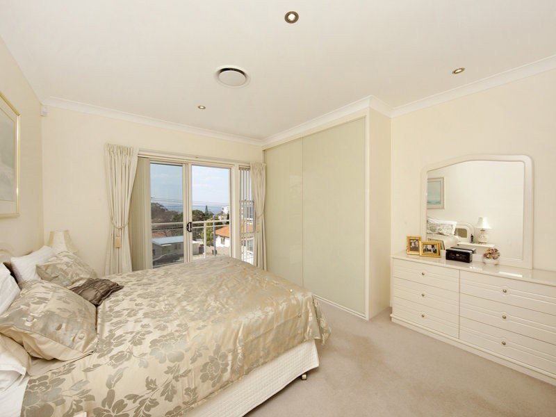 4 Moorooba Cr, Nelson Bay NSW 2315