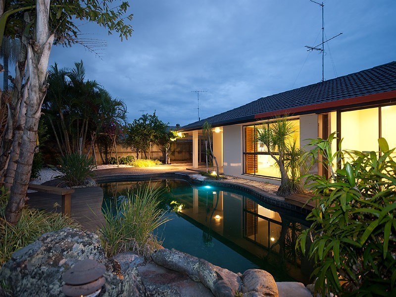 76 Campbell St, Sorrento QLD 4217