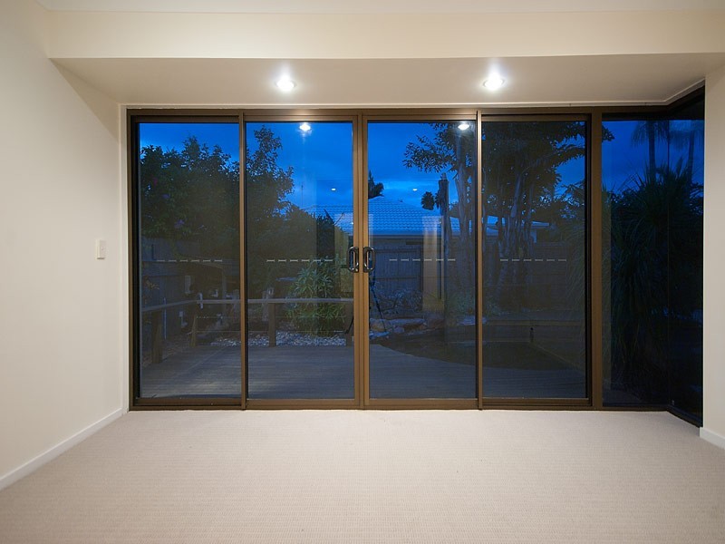 76 Campbell St, Sorrento QLD 4217