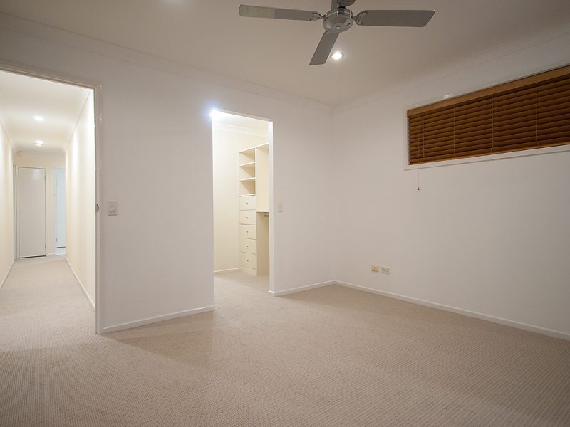 76 Campbell St, Sorrento QLD 4217