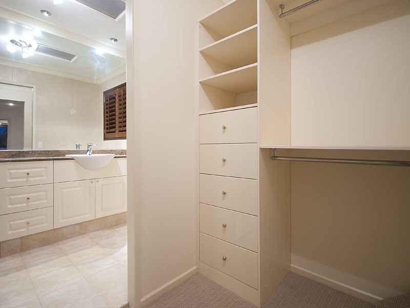 76 Campbell St, Sorrento QLD 4217