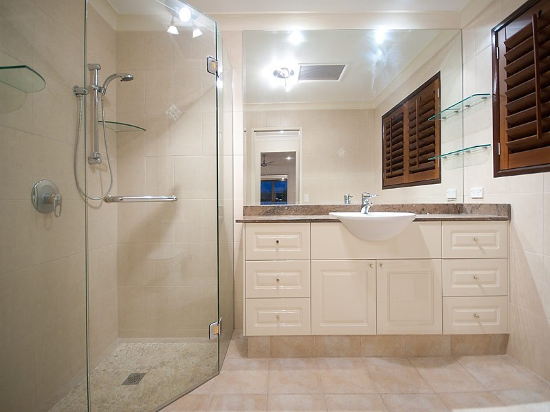 76 Campbell St, Sorrento QLD 4217