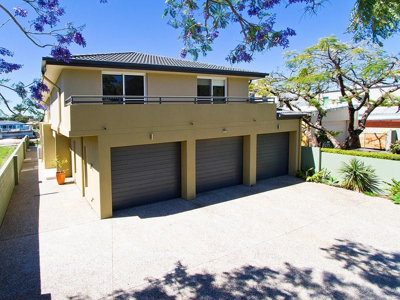 7A Vespa Cr, Surfers Paradise QLD 4217