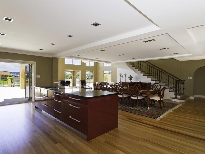 16 Saywell St, Sorrento QLD 4217