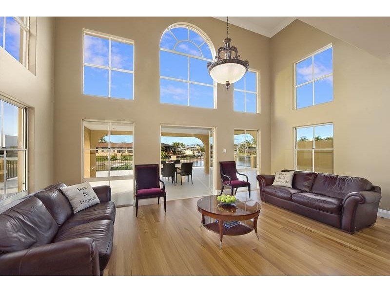 16 Saywell St, Sorrento QLD 4217