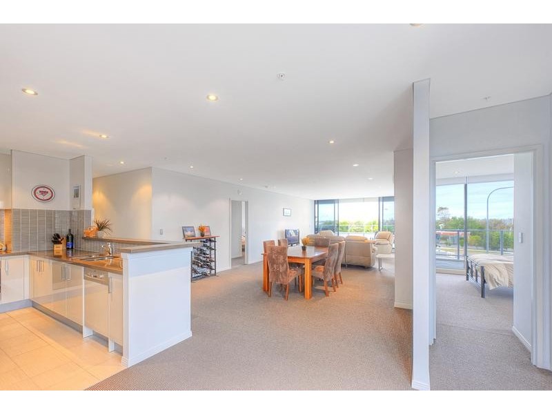 503/4 Como Cres, Southport QLD 4215