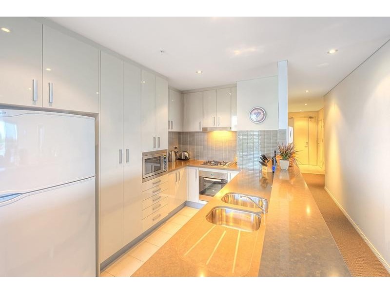 503/4 Como Cres, Southport QLD 4215