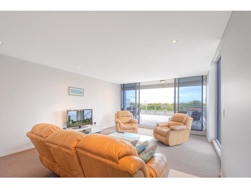 503/4 Como Cres, Southport QLD 4215