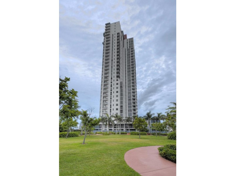 503/4 Como Cres, Southport QLD 4215