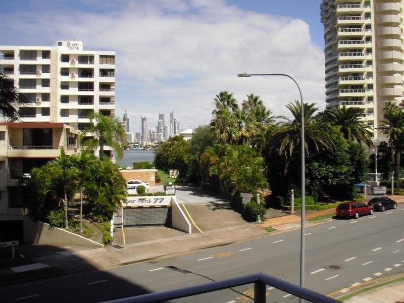 503/4 Como Cres, Southport QLD 4215