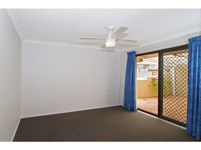 1 Marbella Drive, Benowa QLD 4217