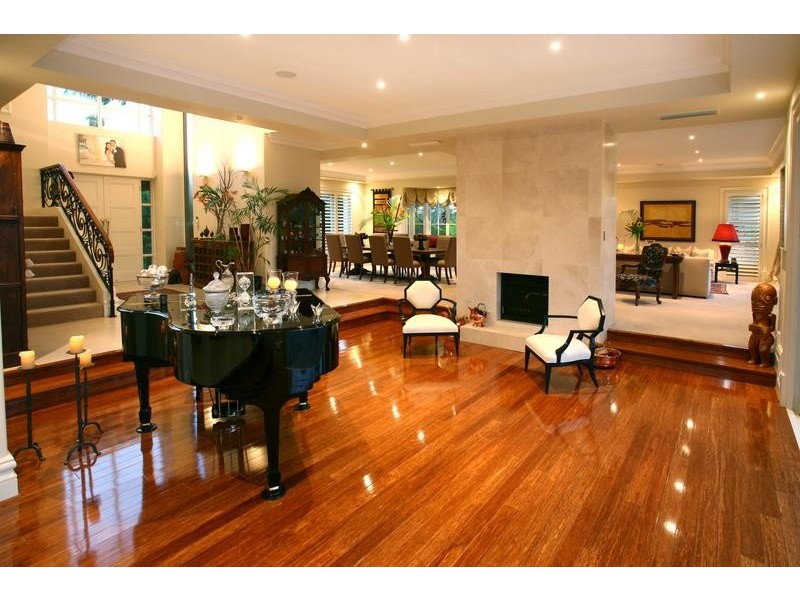 14 Kookaburra Ct, Sorrento QLD 4217