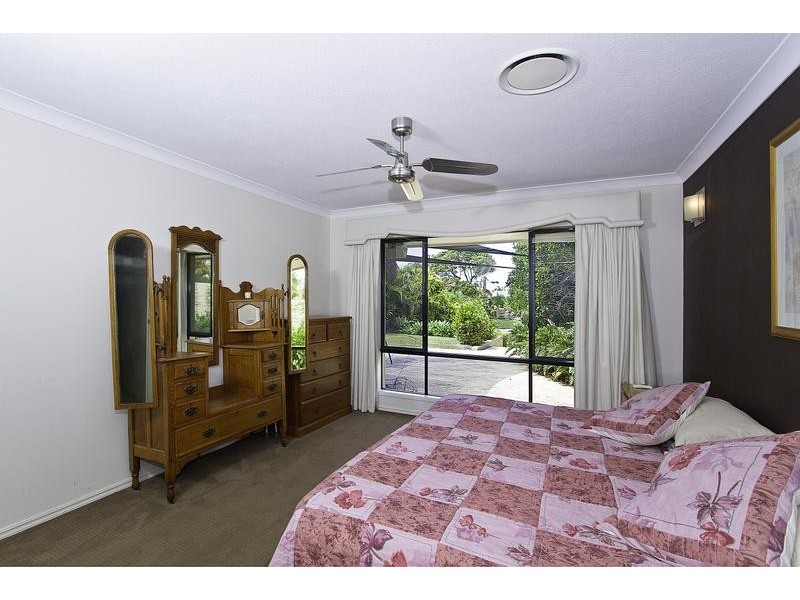 46 Dunkeith Av, Benowa QLD 4217