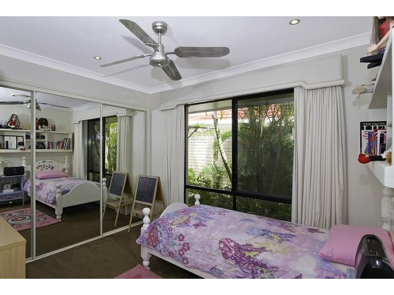 46 Dunkeith Av, Benowa QLD 4217