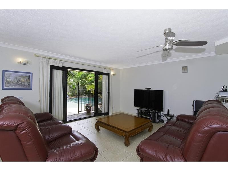 46 Dunkeith Av, Benowa QLD 4217