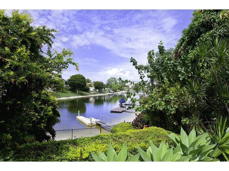 46 Dunkeith Av, Benowa QLD 4217