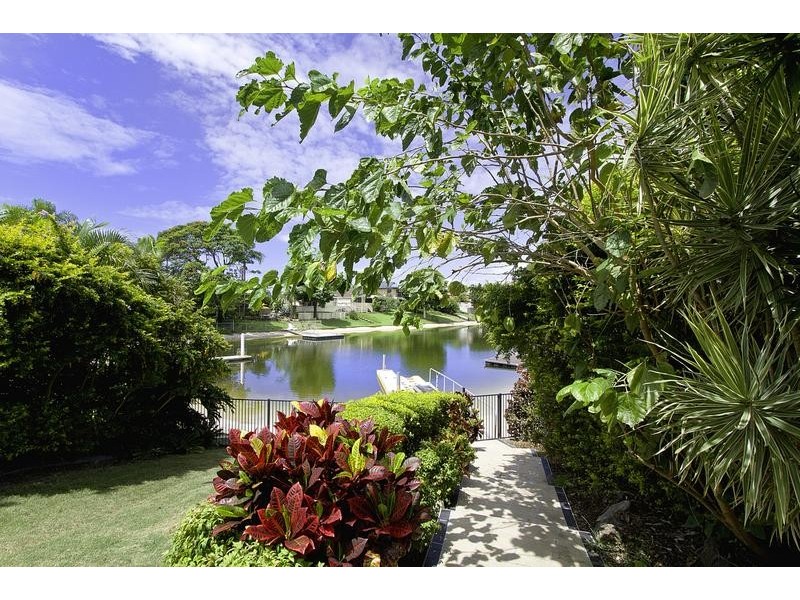 46 Dunkeith Av, Benowa QLD 4217