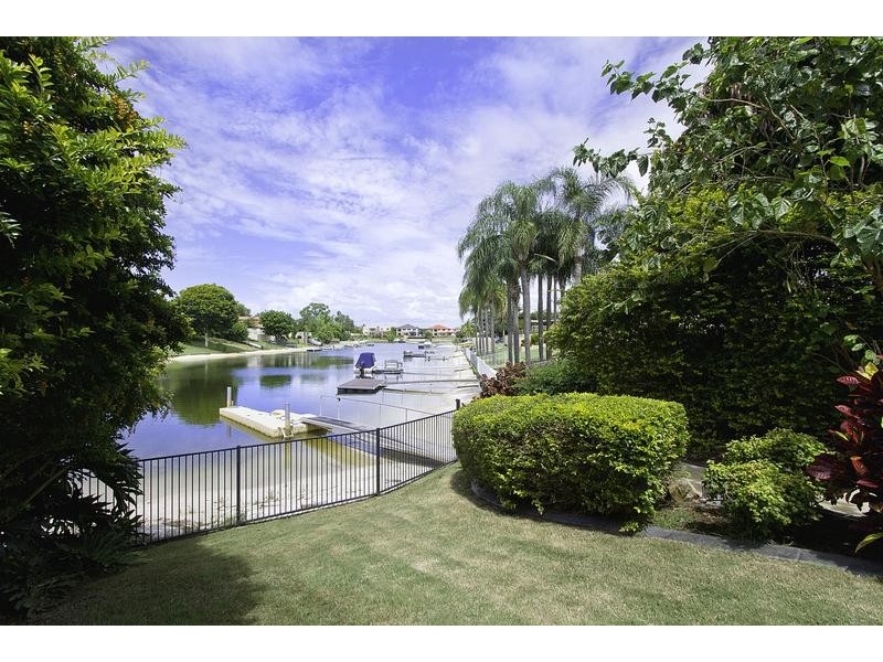 46 Dunkeith Av, Benowa QLD 4217