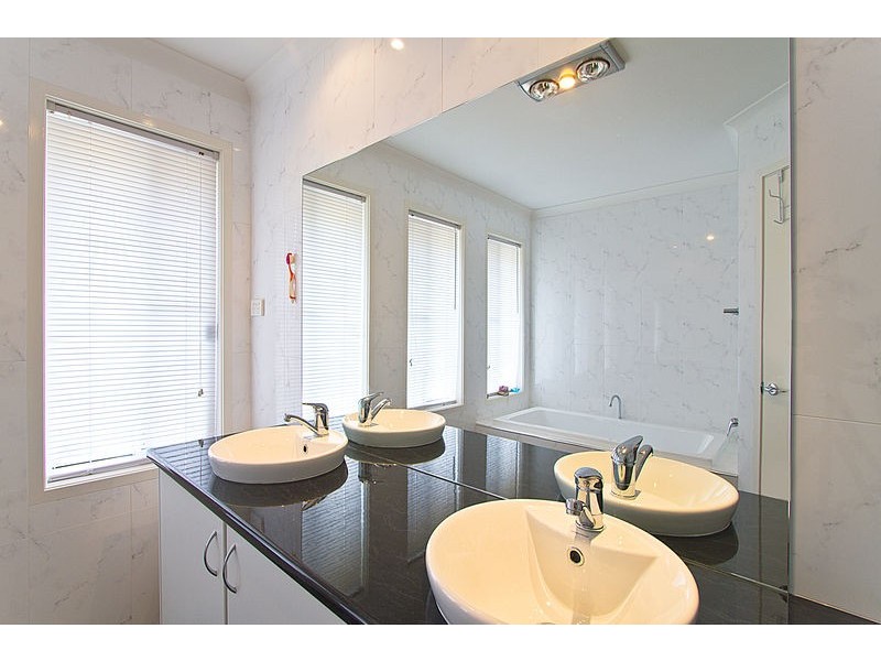 16 Slipstream Rd. Coomera Waters, Coomera QLD 4209