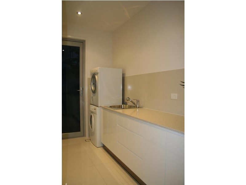 6005 The Boulevarde, Benowa QLD 4217