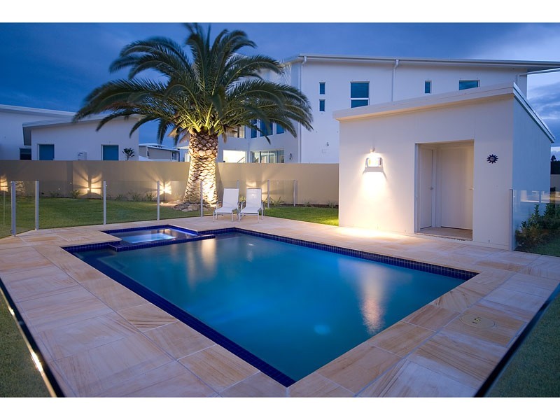 1038 Lakeview Terrace, Benowa QLD 4217