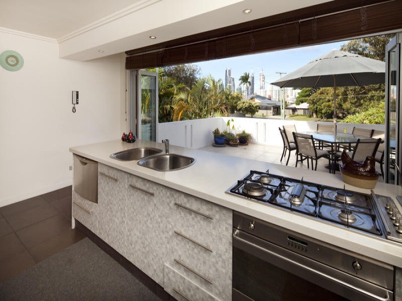 38 Gibraltar Drive, Isle Of Capri QLD 4217