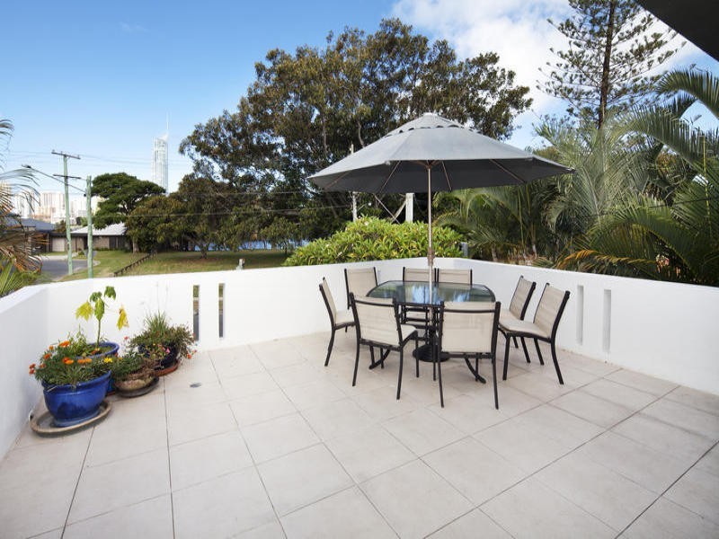 38 Gibraltar Drive, Isle Of Capri QLD 4217