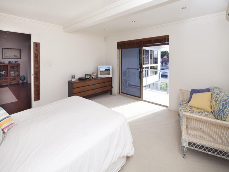 38 Gibraltar Drive, Isle Of Capri QLD 4217