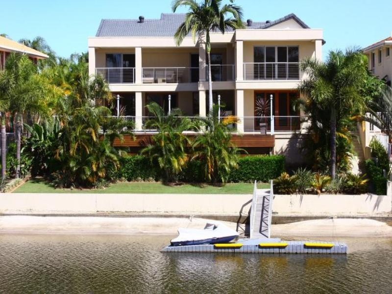 48 Charolais Cresent, Benowa QLD 4217