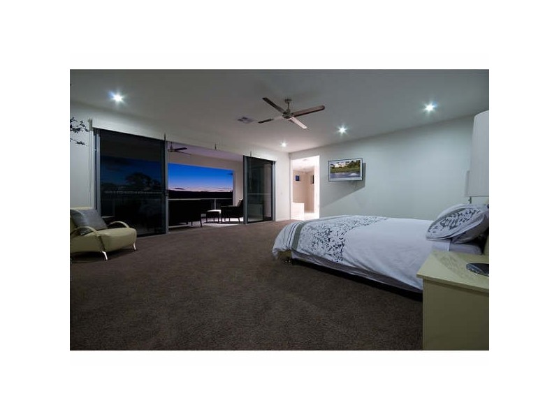 1055 LAKEVIEW TERR, ROYAL PINES RESORT, Benowa QLD 4217