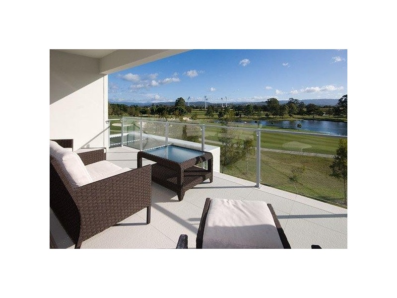 1055 LAKEVIEW TERR, ROYAL PINES RESORT, Benowa QLD 4217